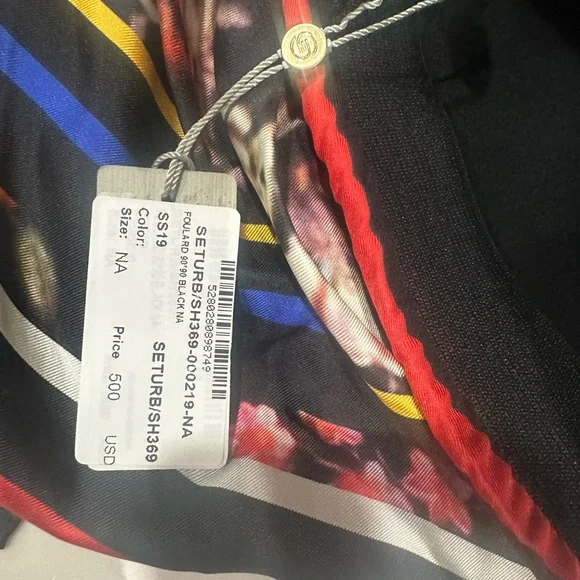 Elie Saab Elegant Floral Silk Scarf Turban - Picture 5 of 6